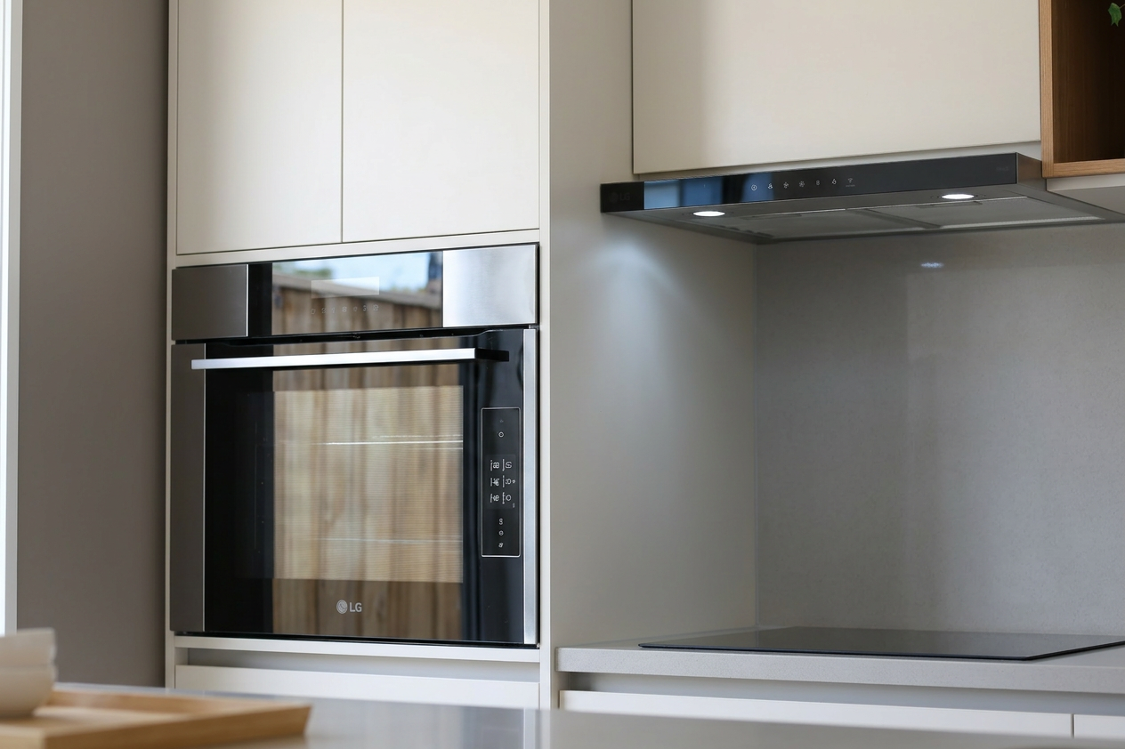 Wet — LG oven and externally ducted hood